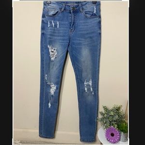 ✨ Distressed Skinny Jeans ✨